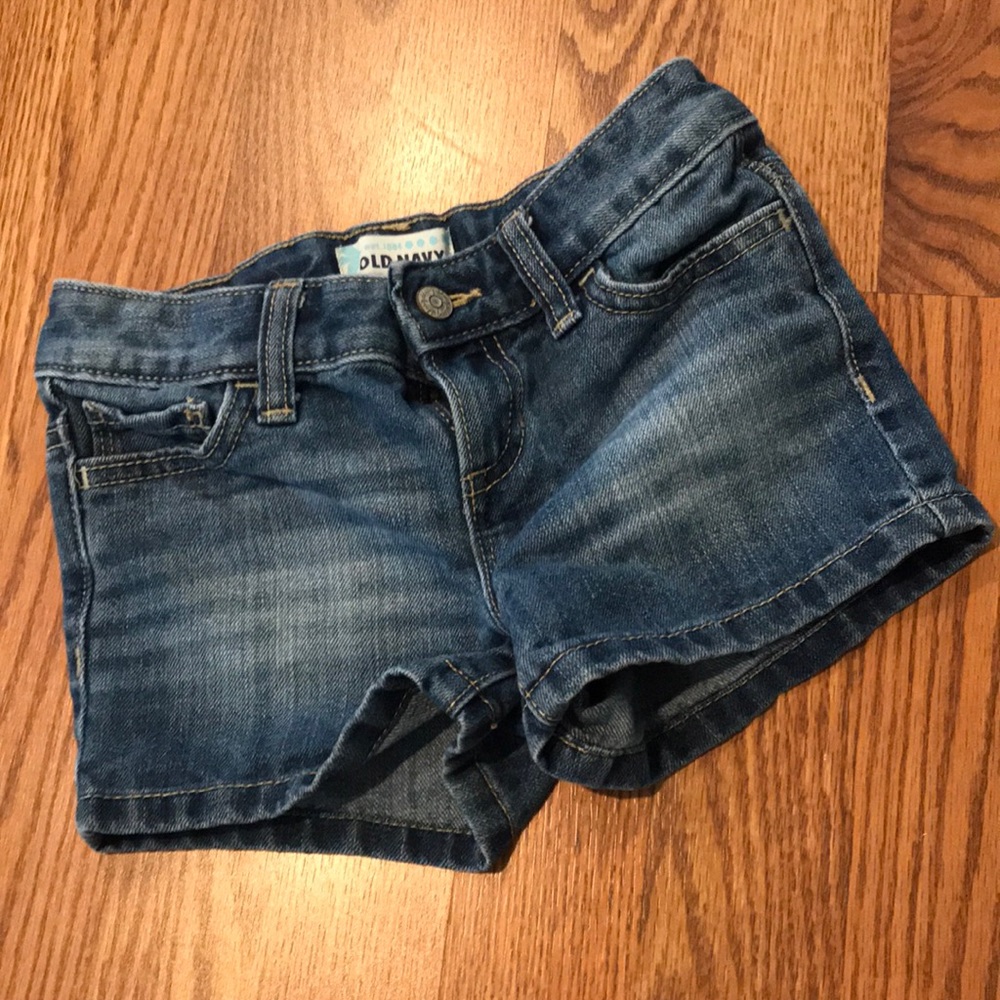 Girls, size 5, Old Navy jean shorts.